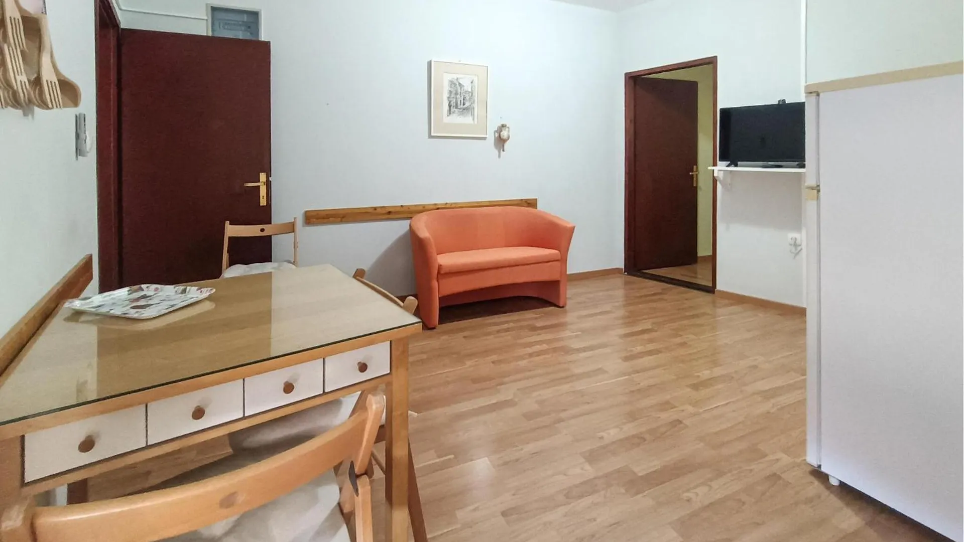 Lovely Apartment In Novigrad With Kitchen  Novigrad (Istria)
